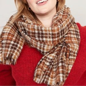 NEW! Old navy scarf never worn!!!